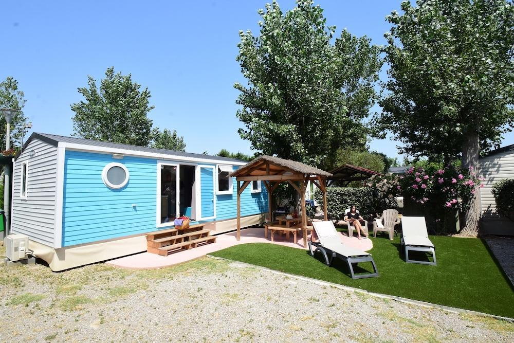 Camping & Spa Cap Soleil Vias Luaran gambar