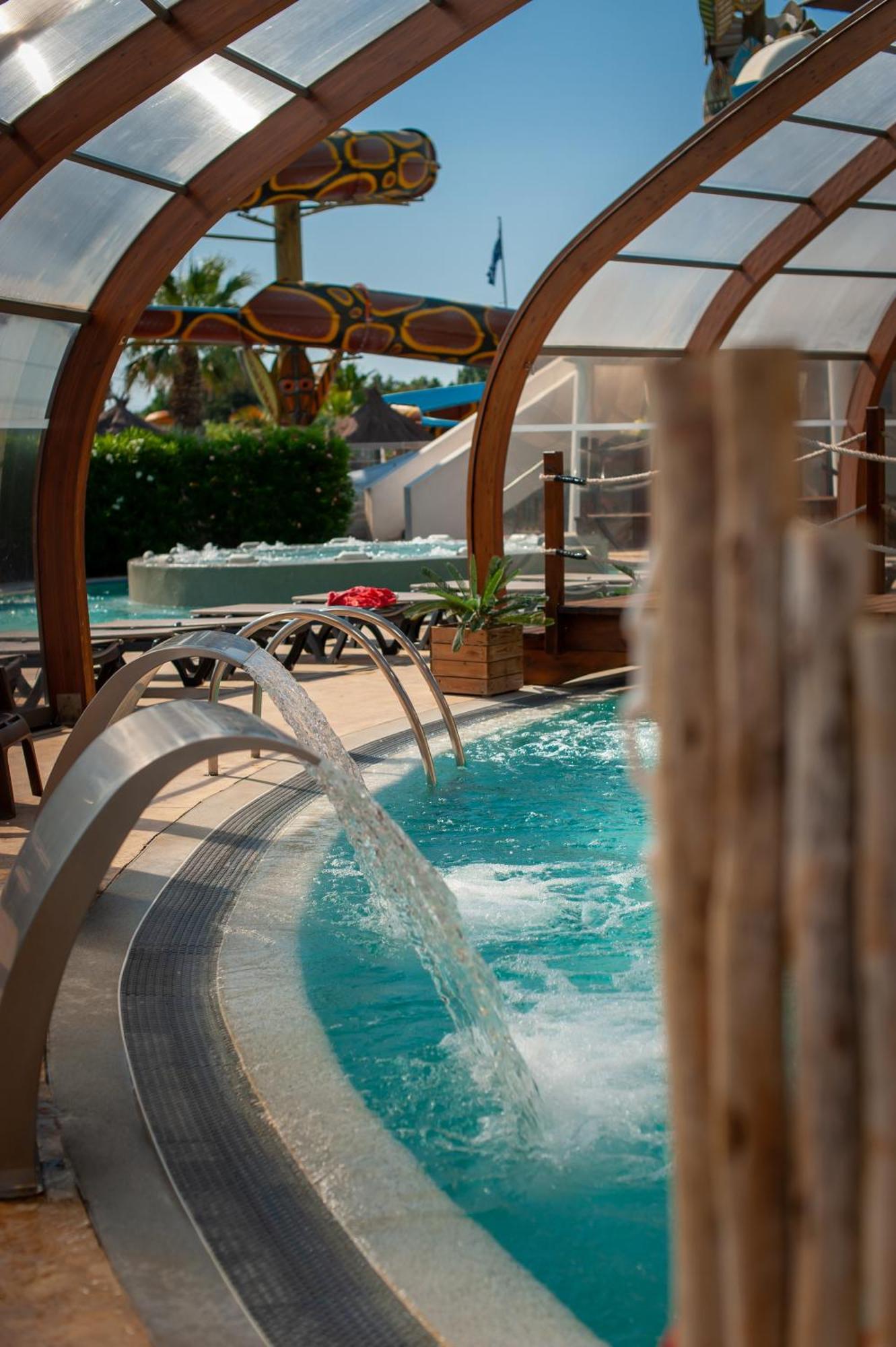 Camping & Spa Cap Soleil Vias Luaran gambar